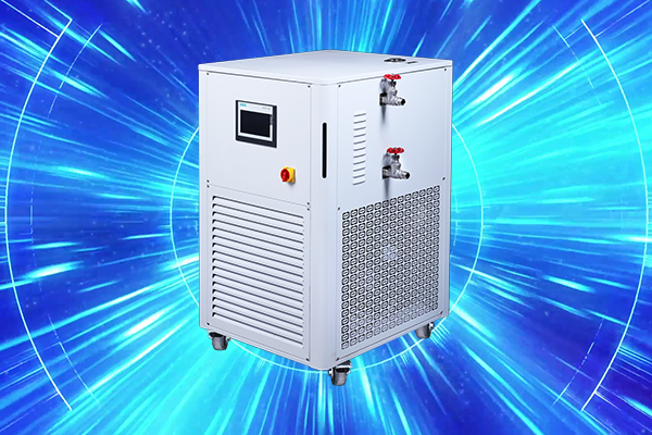 小型高低溫循環(huán)一體機的導(dǎo)熱油詳細介紹 小型高低溫循環(huán)一體機的導(dǎo)熱油詳細介紹