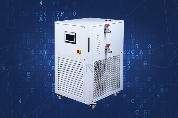 小型高低溫循環(huán)一體機的導(dǎo)熱油詳細(xì)介紹 小型高低溫循環(huán)一體機的導(dǎo)熱油詳細(xì)介紹